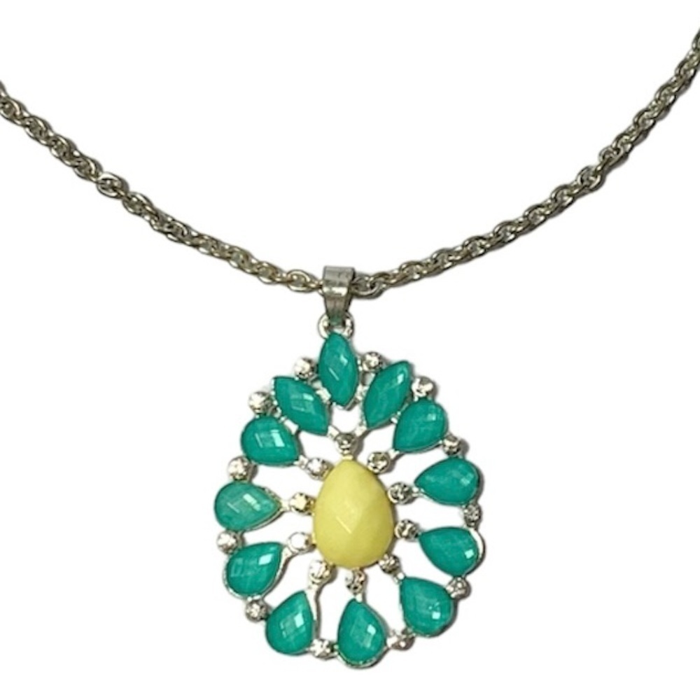 🎒BTS SALE📚 Kim Rogers Faceted Rhinestone Oval Pendant Necklace